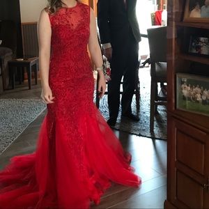 Red Sherri Hill prom dress